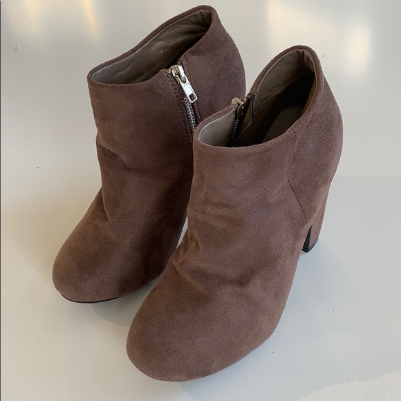 Boots - Picture 1 of 5